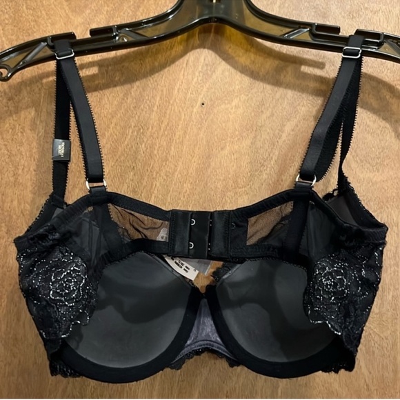 Victoria's Secret Dream Angels Lined Demi Black Lace Underwire Bra - Picture 13 of 14